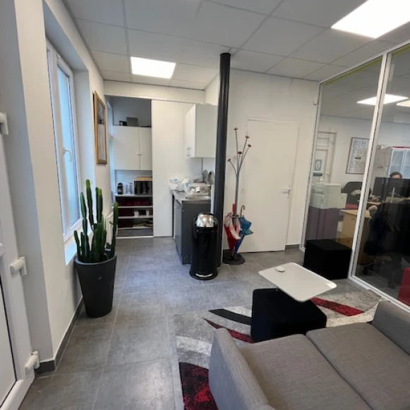 Bureau privé 10 m² 2 postes Location bureau Rue Meslay Paris 75003 - photo 3