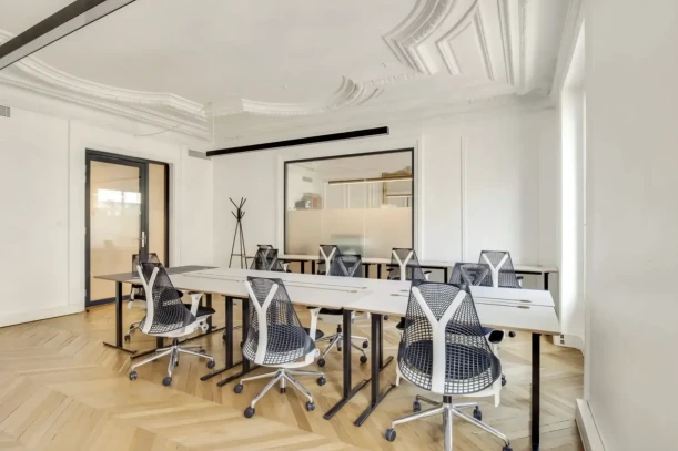 Bureau privé - 75008 - 5 postes - 4020€