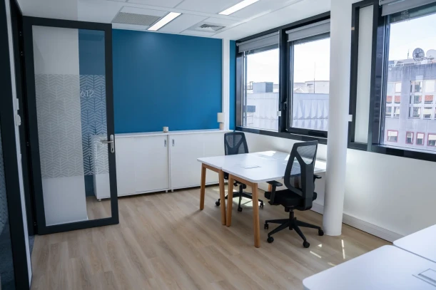Bureau privé - 69006 - 2 postes - 1620€