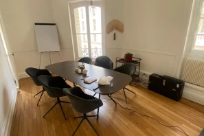 Bureau privé - 75009 - 3 postes - 2400€