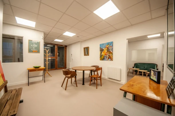 Espace indépendant - 78800 - 10 postes - 2500€