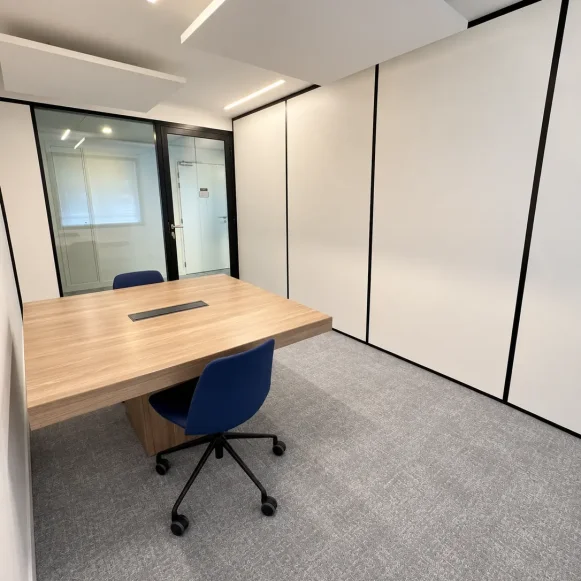 Espace indépendant 1 100 m² 120 postes Location bureau Avenue de l'Arche Courbevoie 92400 - photo 1