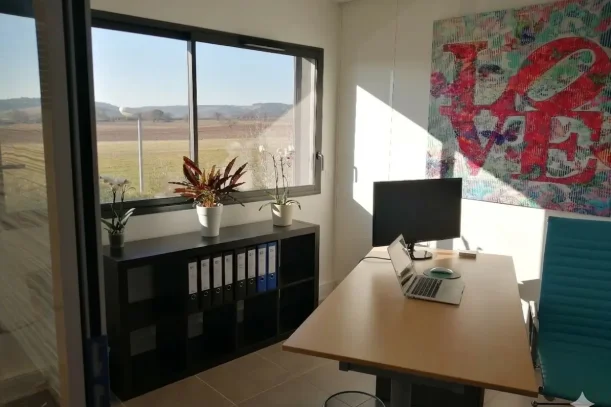 Bureau privé - 13510 - 2 postes - 360€