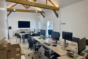 Open Space - 77170 - 12 postes - 90€