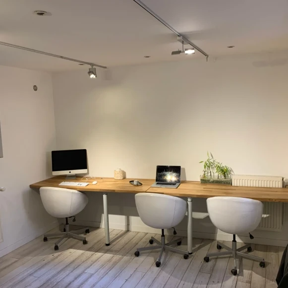 Bureau privé 24 m² 7 postes Coworking Rue de Sévigné Paris 75003 - photo 12