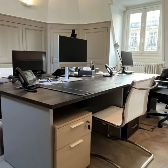 Bureau privé 20 m² 4 postes Location bureau Boulevard Malesherbes Paris 75017 - photo 1