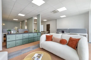 Open Space - 51100 - 20 postes - 300€