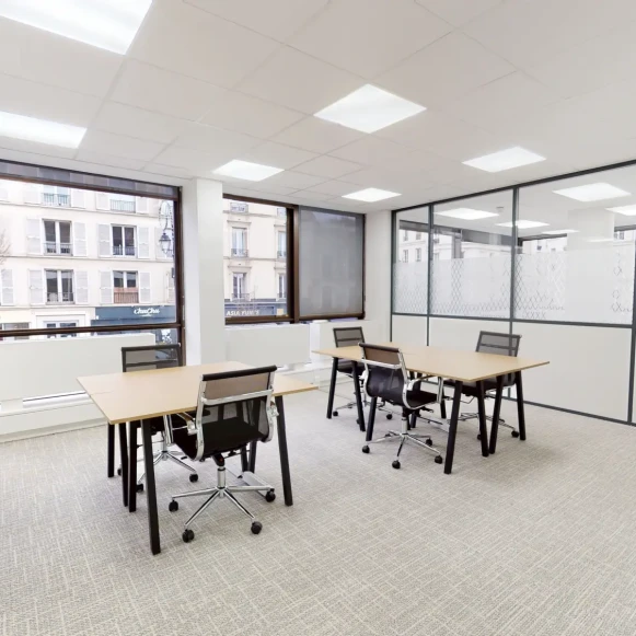 Open Space  8 postes Coworking Rue Royale Saint-Cloud 92210 - photo 1