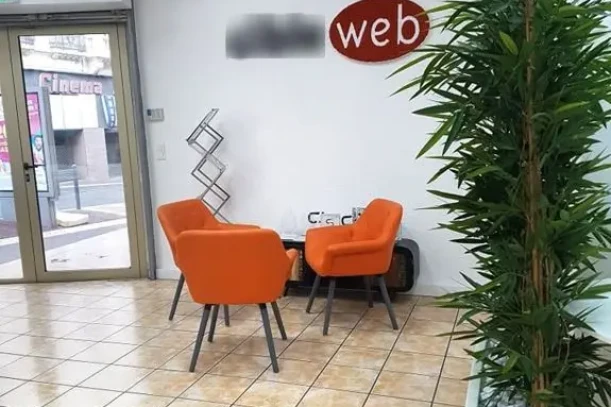 Open Space - 34500 - 6 postes - 150€