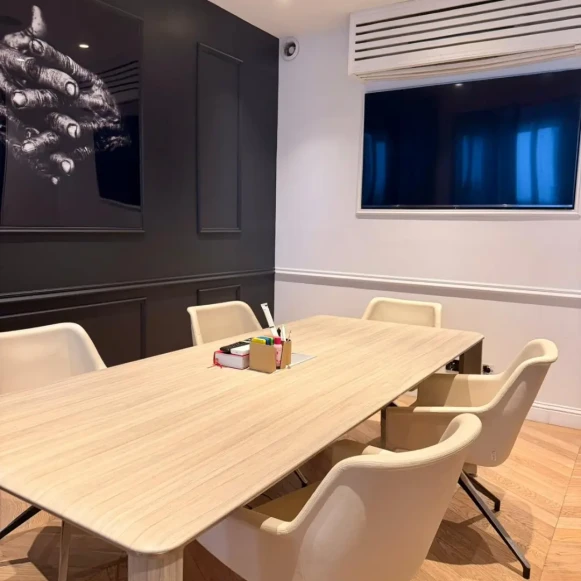 Bureau privé 12 m² 2 postes Location bureau Rue Mandar Paris 75002 - photo 3