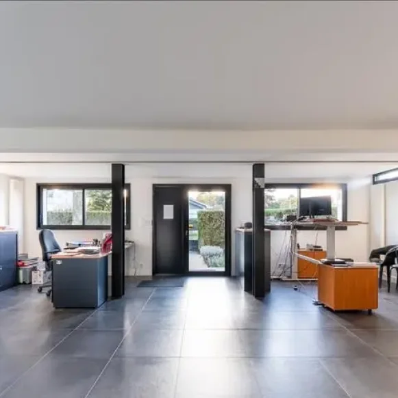 Espace indépendant 200 m² 18 postes Location bureau Rue Lacordaire Pessac 33600 - photo 1