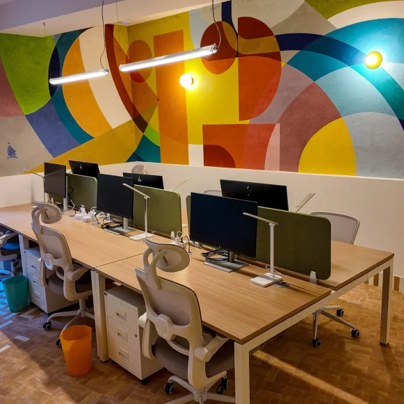 Bureau privé 29 m² 6 postes Coworking Rue de l'Université Montpellier 34000 - photo 1