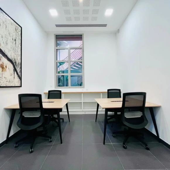 Bureau privé 18 m² 6 postes Location bureau Montée du Saint-Esprit Marseille 13002 - photo 2