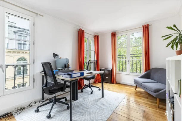 Bureau privé - 75002 - 3 postes - 1600€