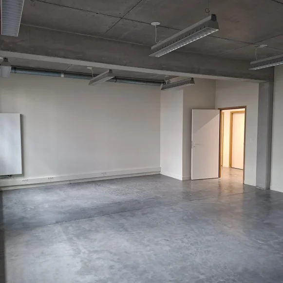 Bureau privé 47 m² 7 postes Coworking Passage de l'Internationale Lille 59800 - photo 3