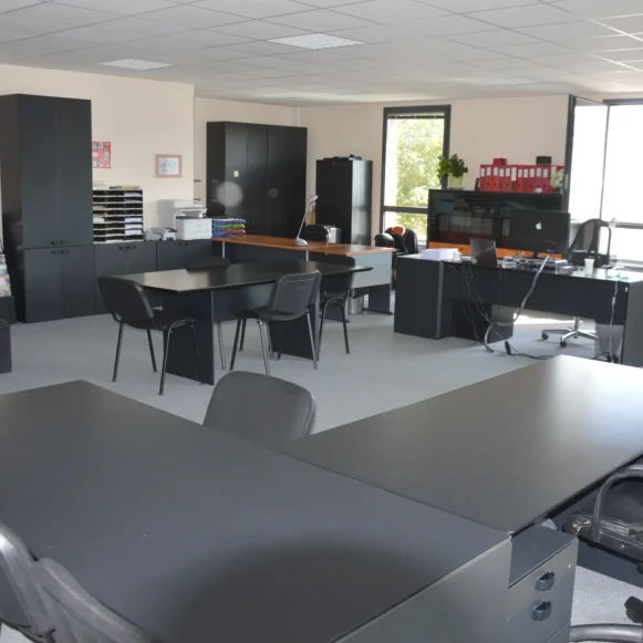 Espace indépendant 150 m² 12 postes Location bureau Rue Ernest Gouin Croissy 78290 - photo 7