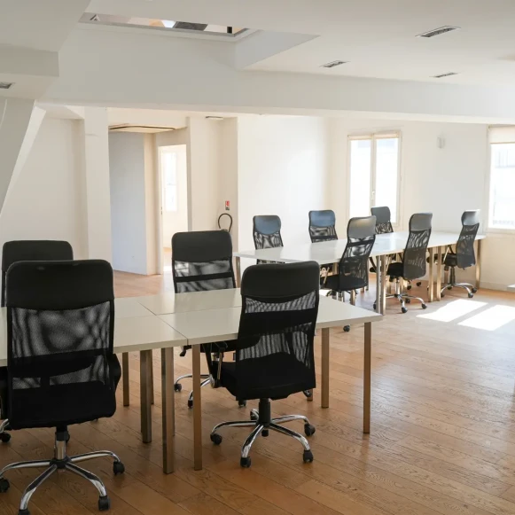 Espace indépendant 194 m² 30 postes Location bureau Rue du Faubourg Montmartre Paris 75009 - photo 4