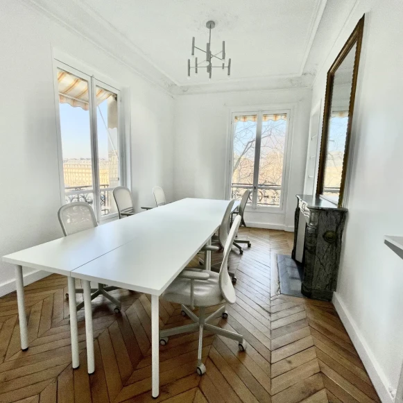 Bureau privé 20 m² 6 postes Location bureau Rue de Liège Paris 75008 - photo 1