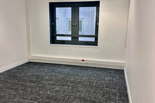 Bureau privé - 92150 - 2 postes - 700€