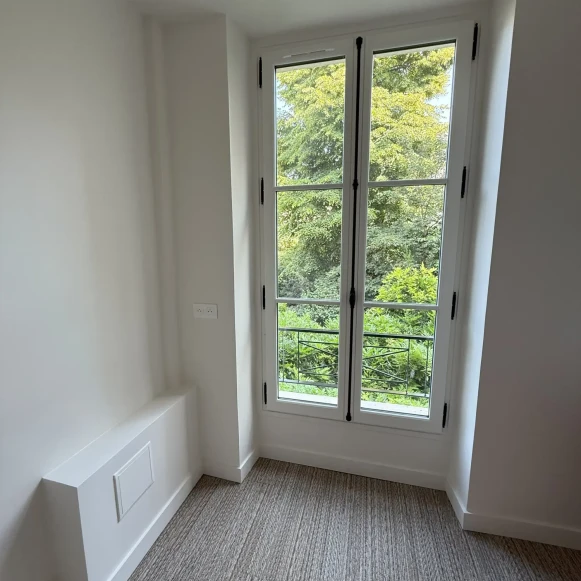 Bureau privé 33 m² 6 postes Location bureau Avenue Denfert Rochereau Paris 75014 - photo 9