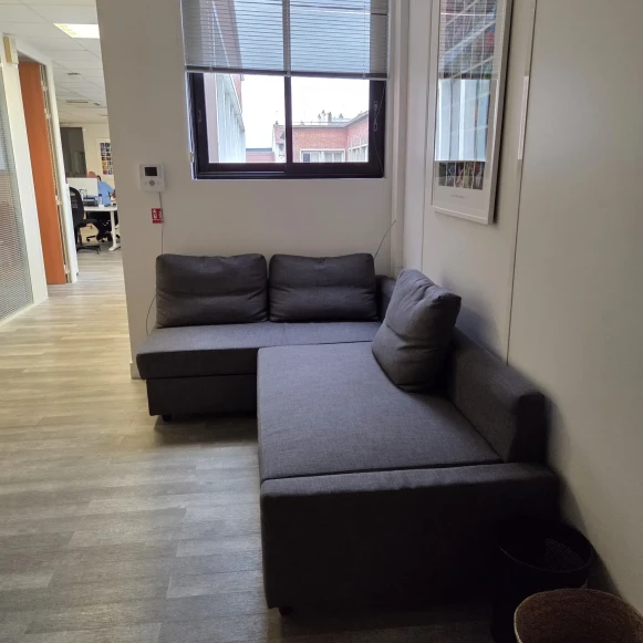 Bureau privé 12 m² 2 postes Location bureau Rue Avaulée Hauts-de-Seine 92240 - photo 8