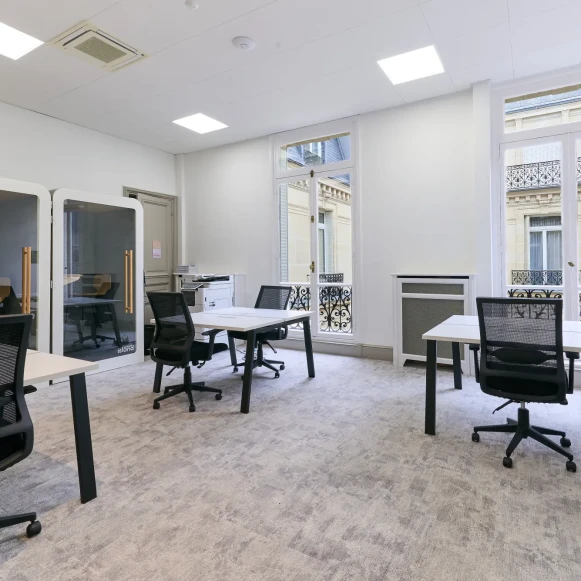 Espace indépendant 400 m² 45 postes Location bureau Avenue Hoche Paris 75008 - photo 4