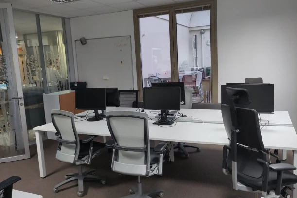 Bureau privé - 75011 - 26 postes - 8900€