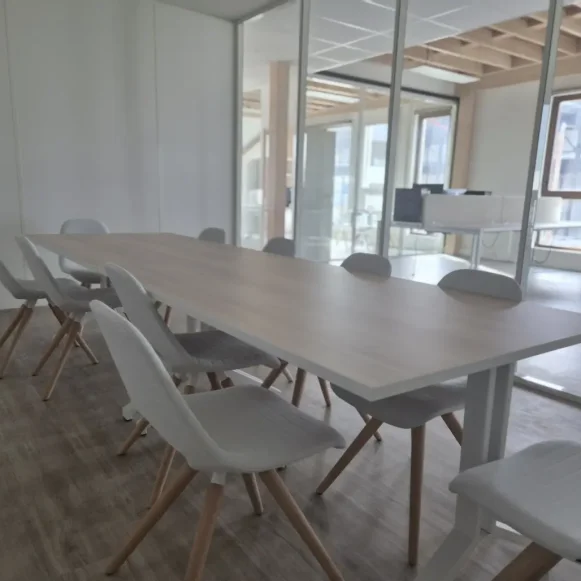 Bureau privé 20 m² 3 postes Coworking Rue Alice Guy Blaché Saint-Priest 69800 - photo 3