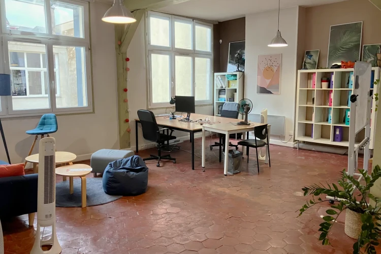 Espace indépendant - 75011 - 21 postes - 6000€