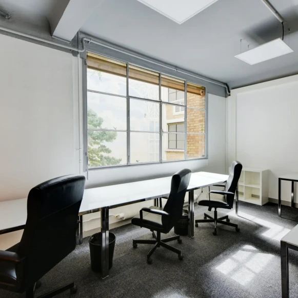 Bureau privé 24 m² 8 postes Coworking Rue de Richelieu Paris 75002 - photo 4