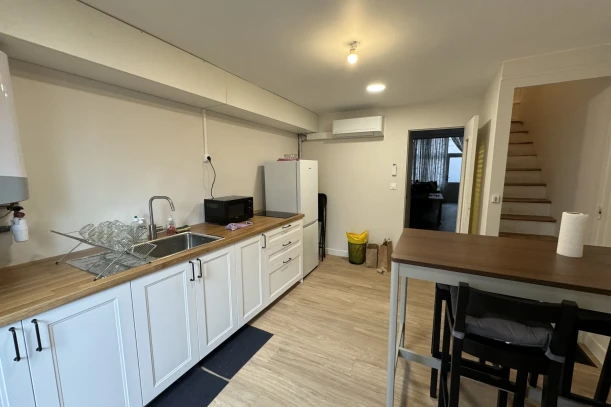 Open Space - 69100 - 8 postes - 250€