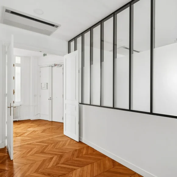 Espace indépendant 500 m² 72 postes Location bureau Rue La Boétie Paris 75008 - photo 9