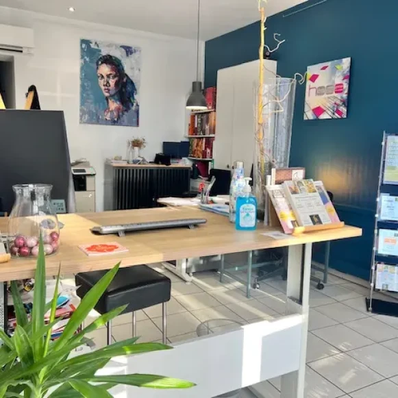 Bureau privé 24 m² 3 postes Coworking Rue d'Aubuisson Toulouse 31000 - photo 2