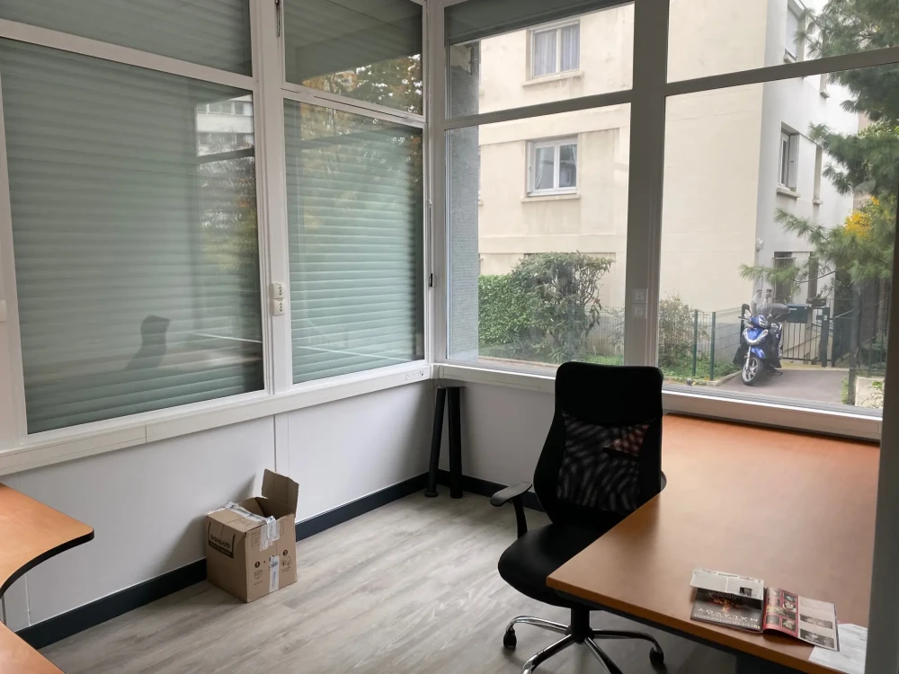 Bureau privé - 75012 - 3 postes - 900€