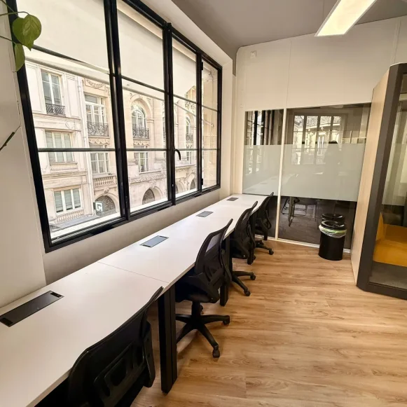 Bureau privé 9 m² 2 postes Coworking Rue de Richelieu Paris 75002 - photo 1