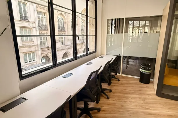 Open Space - 75002 - 2 postes - 200€