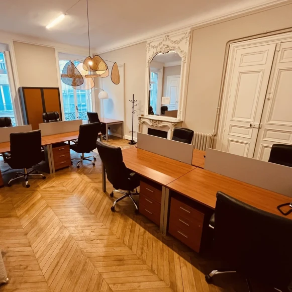 Bureau privé 60 m² 16 postes Location bureau Rue de l'Arcade Paris 75008 - photo 7