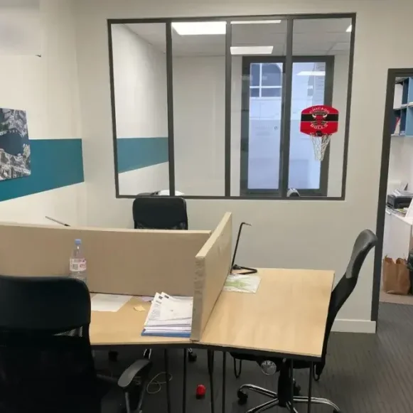 Espace indépendant 25 m² 4 postes Location bureau Rue Aristide Briand Levallois-Perret 92300 - photo 1