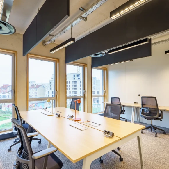 Bureau privé 26 m² 6 postes Coworking Boulevard du Colonel Fabien Ivry-sur-Seine 94200 - photo 1