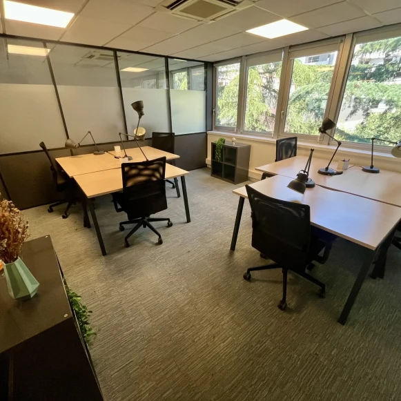 Bureau privé 7 m² 2 postes Coworking Rue des Bateliers Clichy 92110 - photo 1