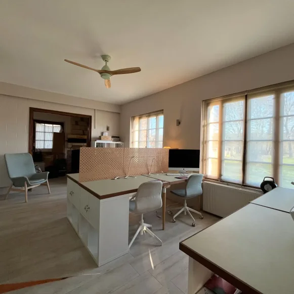 Espace indépendant 18 m² 4 postes Location bureau Rue du Val Gallerand Grosley-sur-Risle 27170 - photo 3