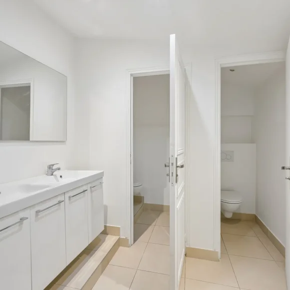 Espace indépendant 78 m² 16 postes Location bureau Rue Raffet Paris 75016 - photo 7