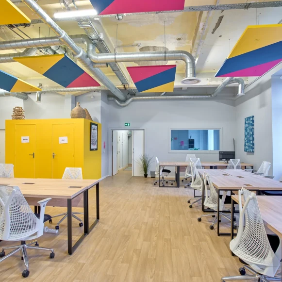 Bureau privé 20 m² 9 postes Coworking Cour des Cigarières Strasbourg 67000 - photo 10