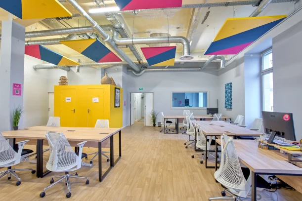 Open Space - 67000 - 1 poste - 389€