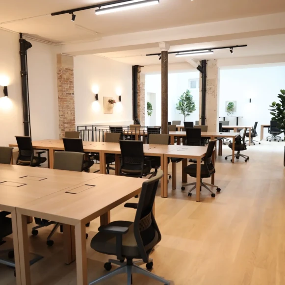 Espace indépendant 194 m² 30 postes Coworking Rue de Rocroy Paris 75010 - photo 2