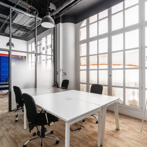 Bureau privé 343 m² 40 postes Location bureau Rue de Bassano Paris 75008 - photo 5