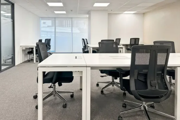 Bureau privé - 75010 - 2 postes - 1109€