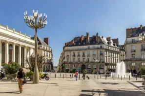 Open Space - 44000 - 3 postes - 225€