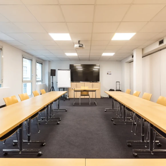 Bureau privé 8 m² 1 poste Coworking Rue des Petits Hôtels Paris 75010 - photo 10