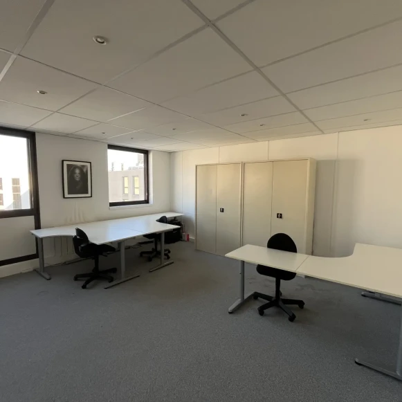 Espace indépendant 24 m² 4 postes Location bureau Boulevard de la République Chatou 78400 - photo 1